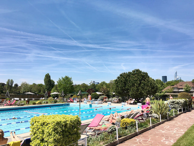 photo piscine exterieure paris