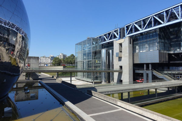 Consigne bagages à la Cité des Sciences - Paris